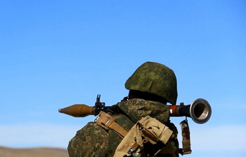 Мотострелки ВВО выполнили первые в новом учебном году боевые стрельбы на полигоне Бурдуны в Бурятии.