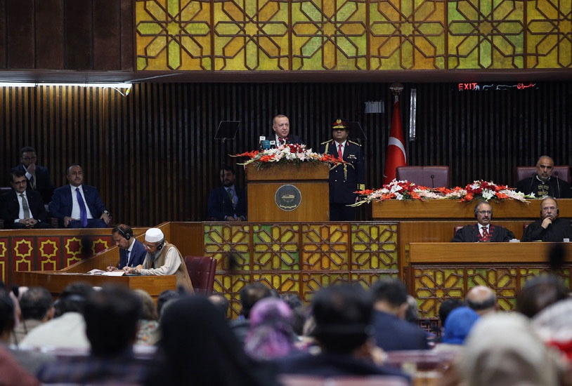 Во время визита Эрдогана в Пакистан в феврале 2020 года турецкий президент шесть раз упомянул Кашмир в своей 25-минутной речи на заседании пакистанского парламента.