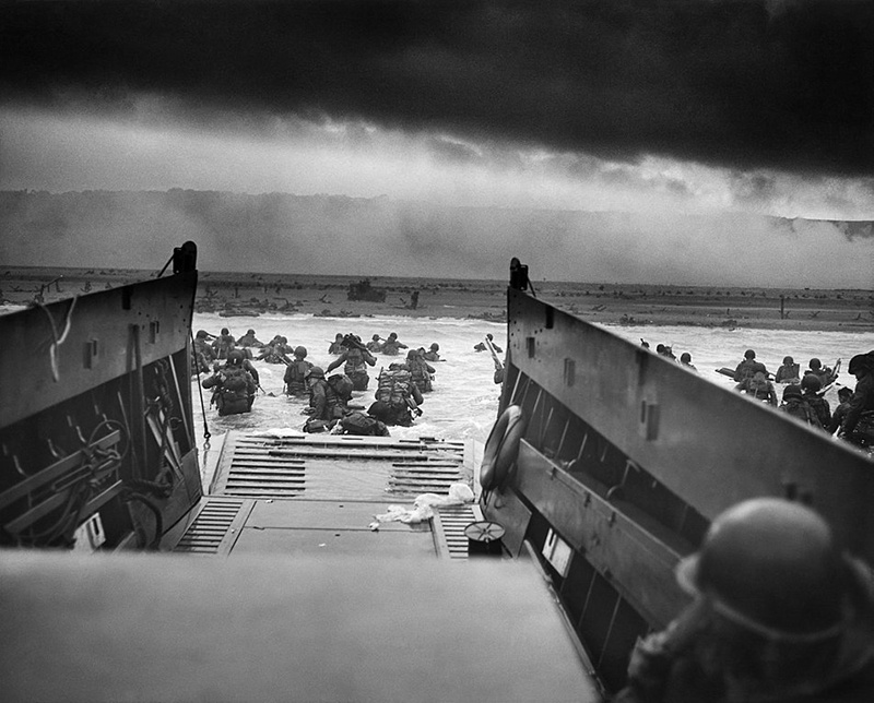 6 июня 1944 года союзные войска высадились на побережье Нормандии и могли бы обратно «всаживаться», если бы не помощь Советской армии.