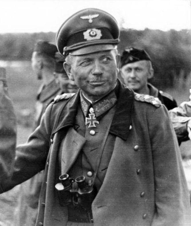 Генерал Хайнц Гудериан стал в 1950-х  военным советником при восстановлении вооружённых сил в Западной Германии.