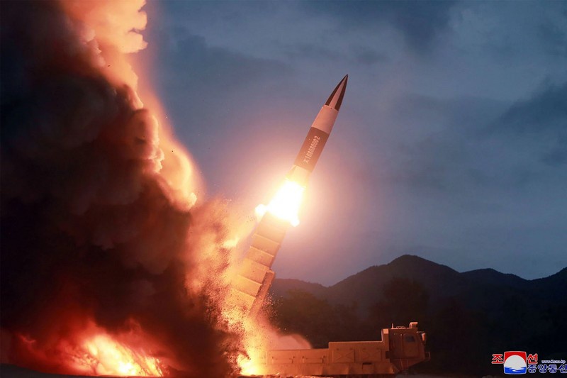 КНДР может провести в первые месяцы пребывания у власти администрации избранного президента США Джозефа Байдена испытания межконтинентальной баллистической ракеты.