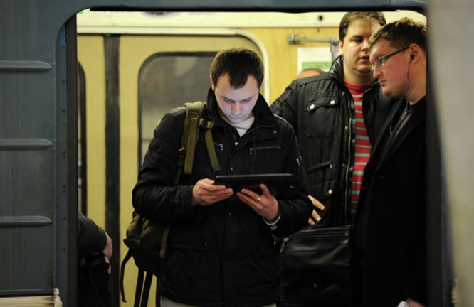 «Хомячки» не только сидят в соцсетях, но и ездят в метро.