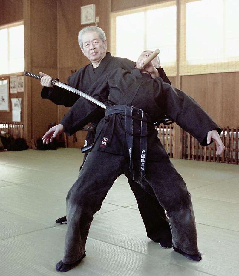  Масааки Хацуми - действующий глава школы Тогакурэ-рю ниндзюцу.
