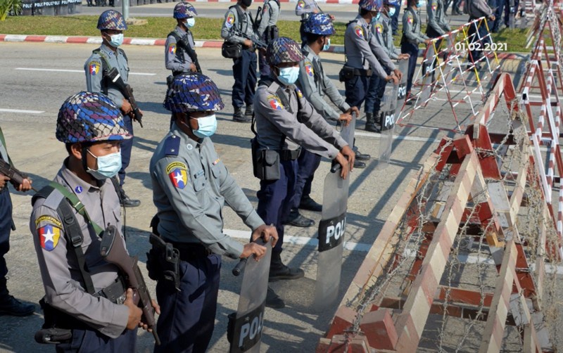 Произошедшее в Мьянме называют государственным или даже военным переворотом.