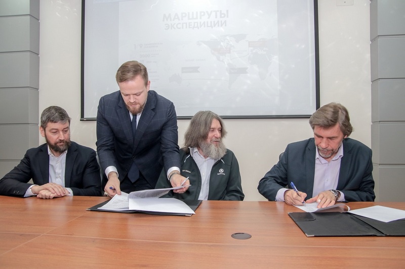 В марте прошлого года Ф. Конюхов подписал Меморандум о сотрудничестве с Институтом океанологии РАН.
