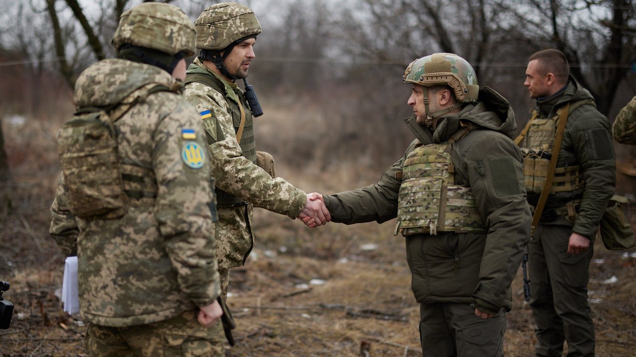 Президент Владимир Зеленский встретился с военнослужащими в зоне проведения операции в Донецкой области.