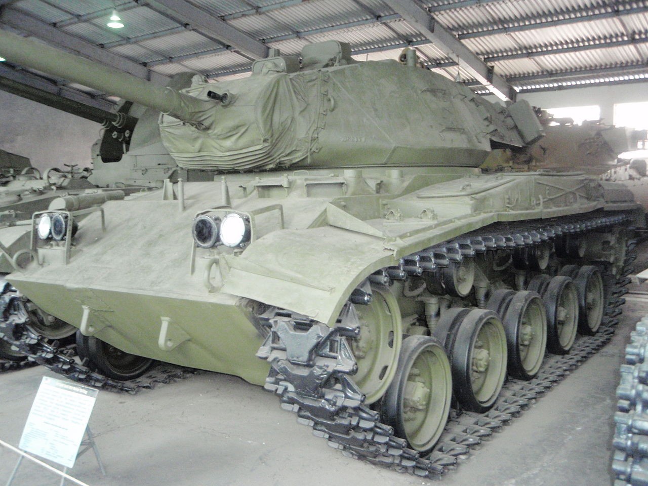 Танк M41 «Walker Bulldog» в Бронетанковом музее в Кубинке.