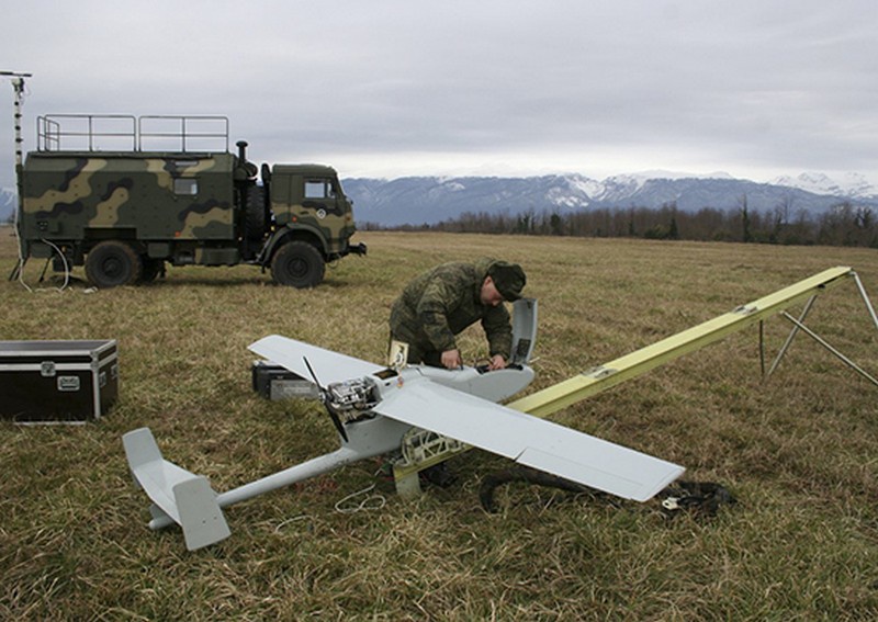 Военнослужащие ЮВО обезвредили ударные дроны условного противника на побережье в Абхазии.