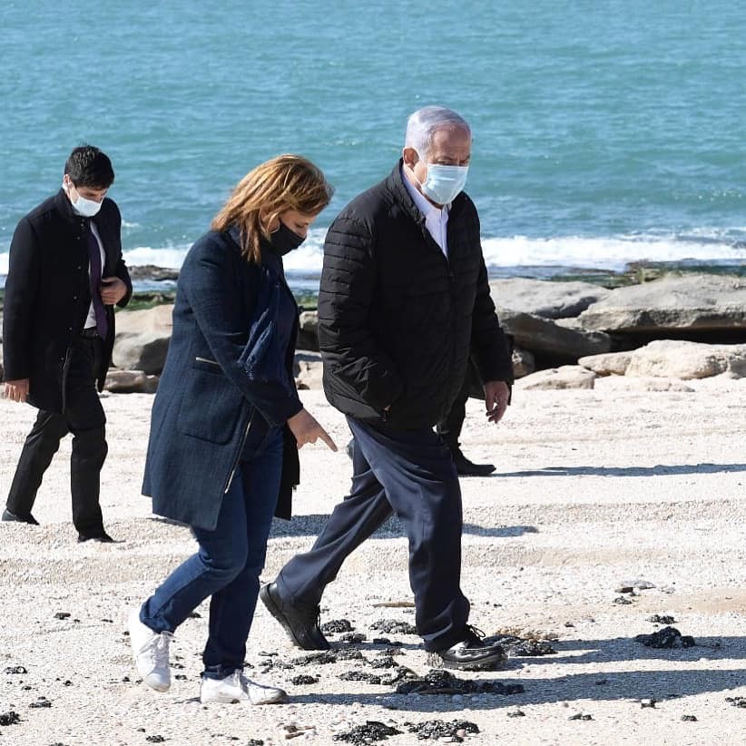 Первой об источнике загрязнения средиземноморского побережье Израиля заговорила израильский министр окружающей среды Гила Гамлиэль.