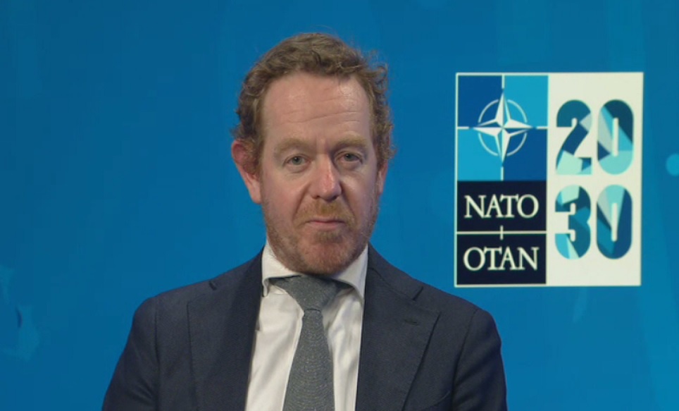 Помощник Генсека НАТО по возникающим угрозам безопасности Дэвид ван Вель признался, что «мы ещё не там», имея в виду возможности решать проблемы гиперзвуковых технологий.