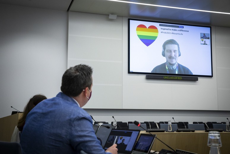 В НАТО накануне саммита министров иностранных дел стран альянса решили в онлайн-формате провести внутреннюю конференцию сотрудников, принадлежащих к ЛГБТ-сообществу.