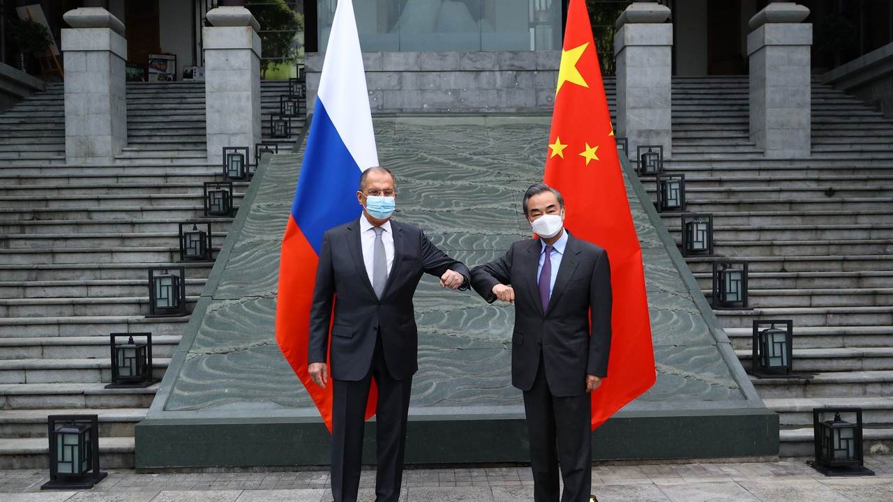 Россия в курсе ирано-китайских взаимоотношений, и эта тема обсуждалась во время недавнего визита Сергея Лаврова в Пекин.