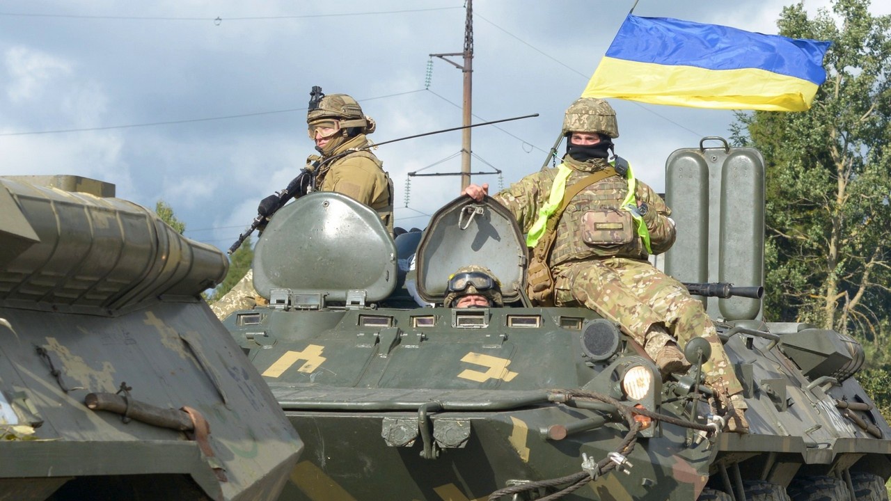 НАТО подталкивает Киев к войне в Донбассе