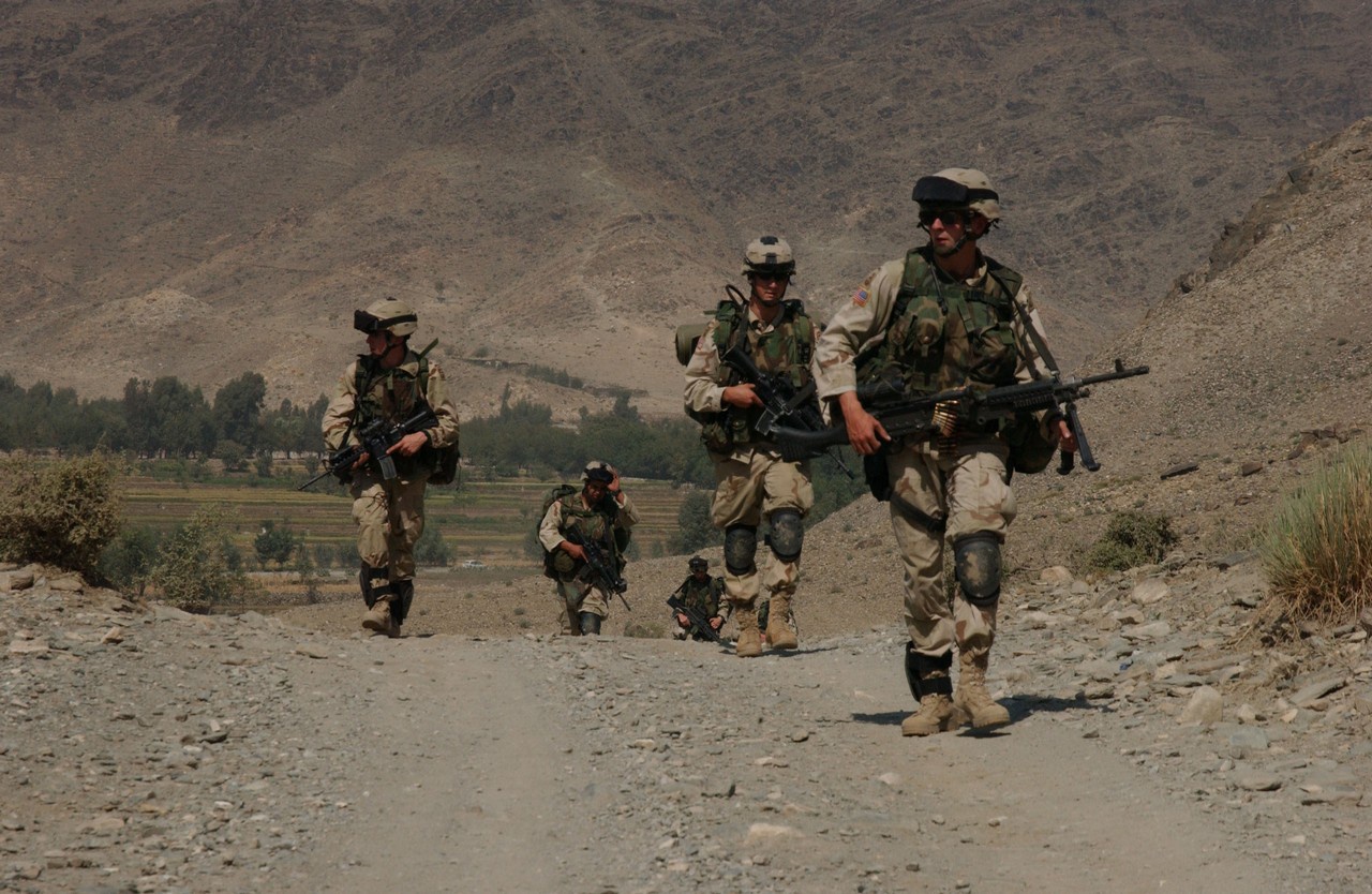 Минувший с подписания договора год американцам был удобен, Талибан* выполнял соглашение и по американским солдатам не стрелял.