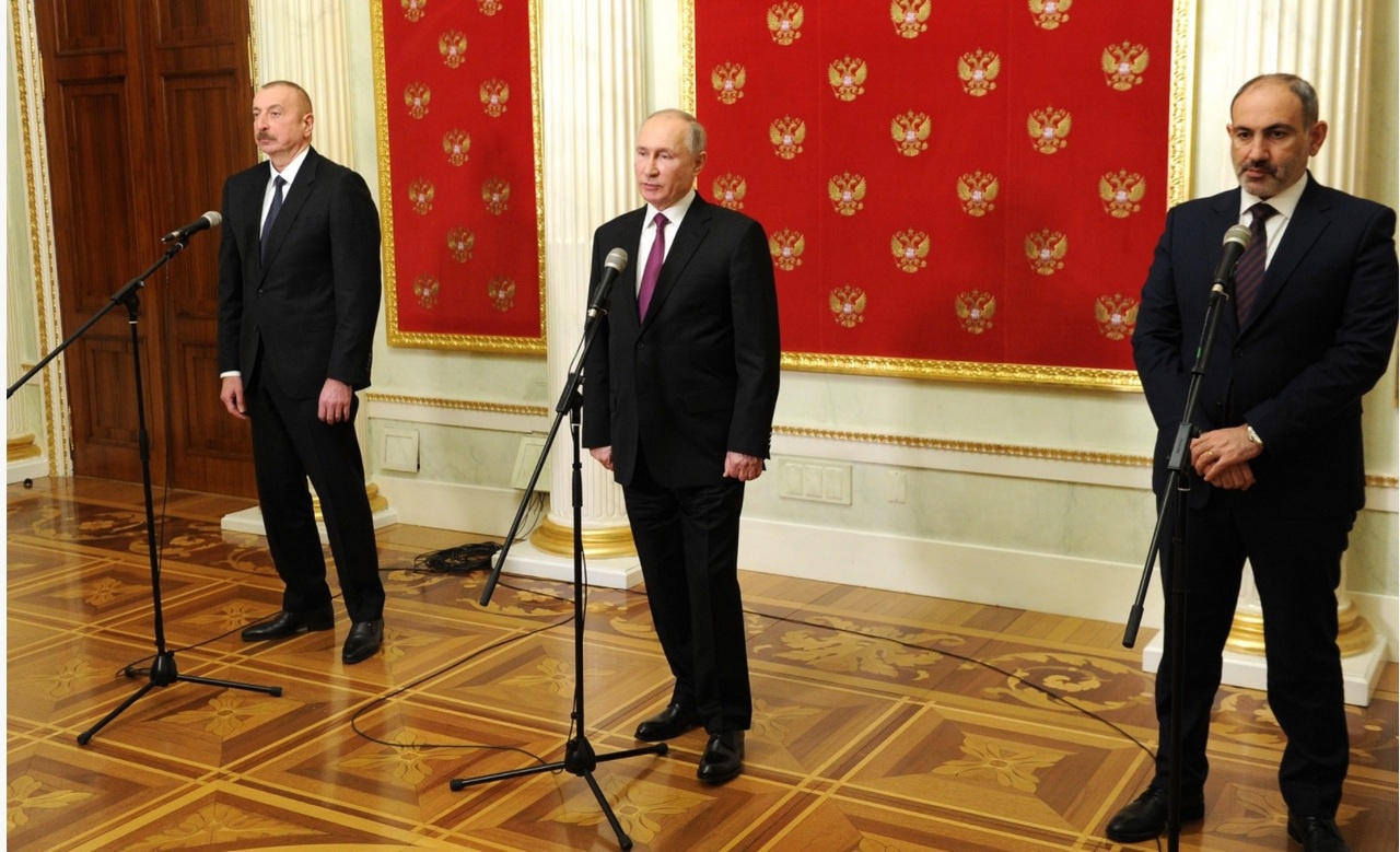 11 января в Москве по инициативе президента России Владимира Путина состоялась его встреча с президентом Азербайджана Ильхамом Алиевым и премьер-министром Армении Николом Пашиняном.