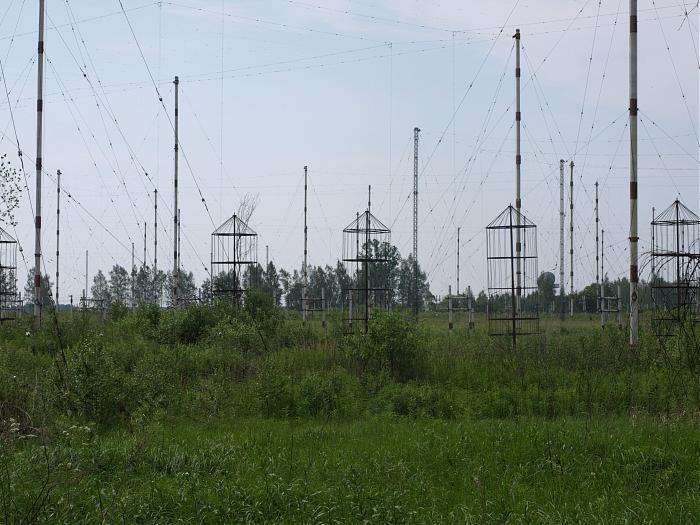 Антенное поле 309-го Центрального радиопеленгационного узла связи в городе Климовске.