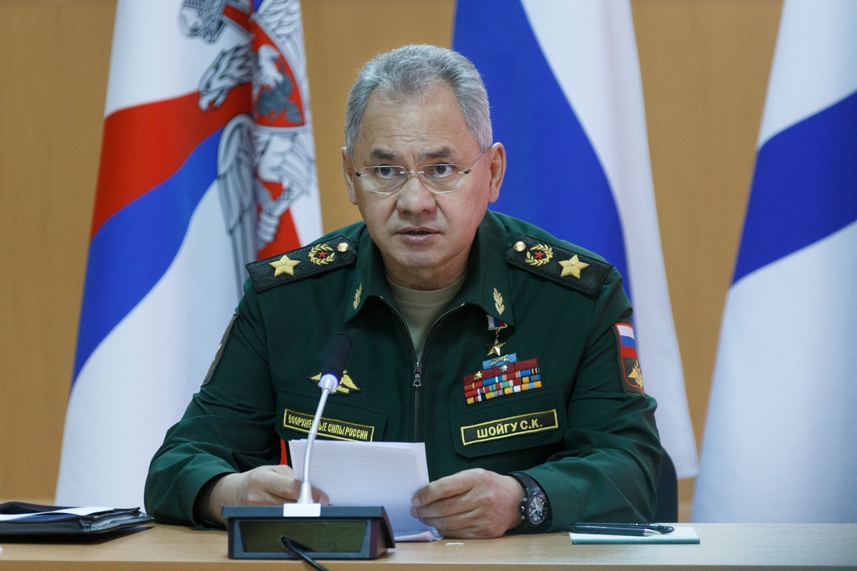 Министр обороны России генерал армии Сергей Шойгу в ходе поездки на Северный флот провёл рабочее совещание в Североморске.