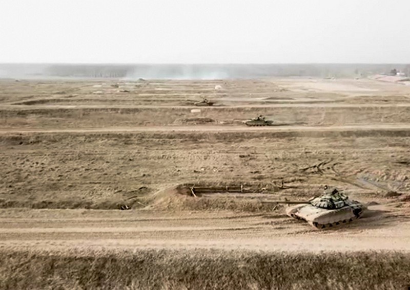 Командующий войсками ЗВО проверил ход мероприятий боевой подготовки танковой армии за зимний период обучения.