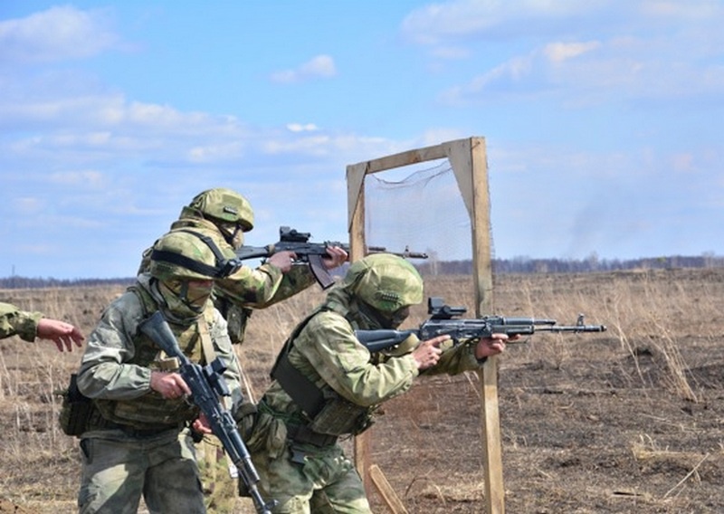 Разведчики ЦВО провели комплексные учения в Сибири.