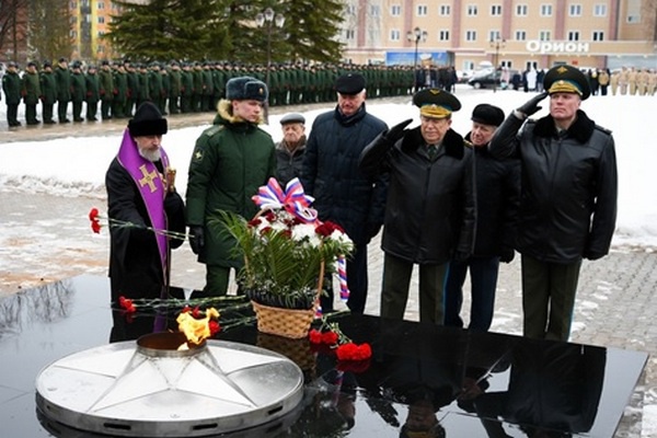 На космодроме «Плесецк» почтили память погибших при испытании ракетно-космической техники военнослужащих.