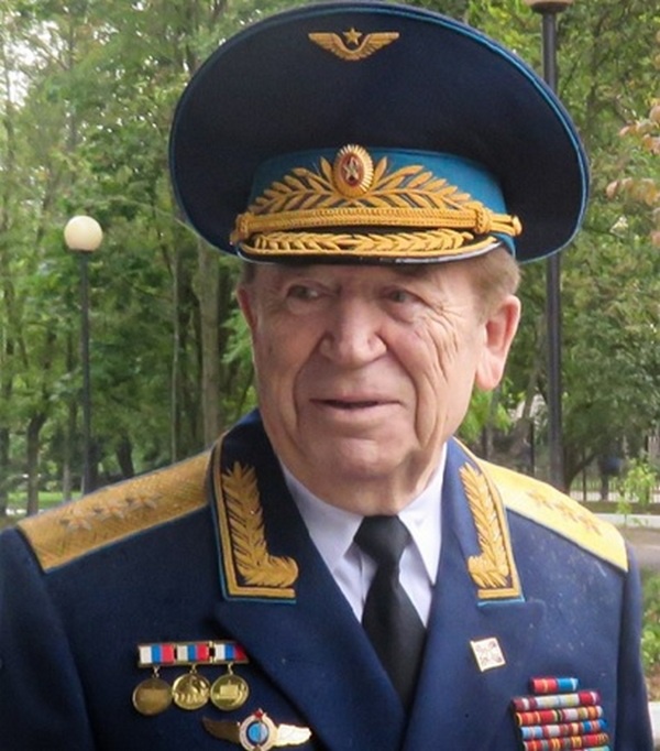 Первый командующий Военно-космическими силами России генерал-полковник Владимир Леонтьевич Иванов.