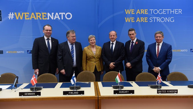 В 2017 году Финляндия присоединилась к многонациональной программе сотрудничества в области высокоточных боеприпасов класса «воздух-земля», разработанной группой государств-членов НАТО.