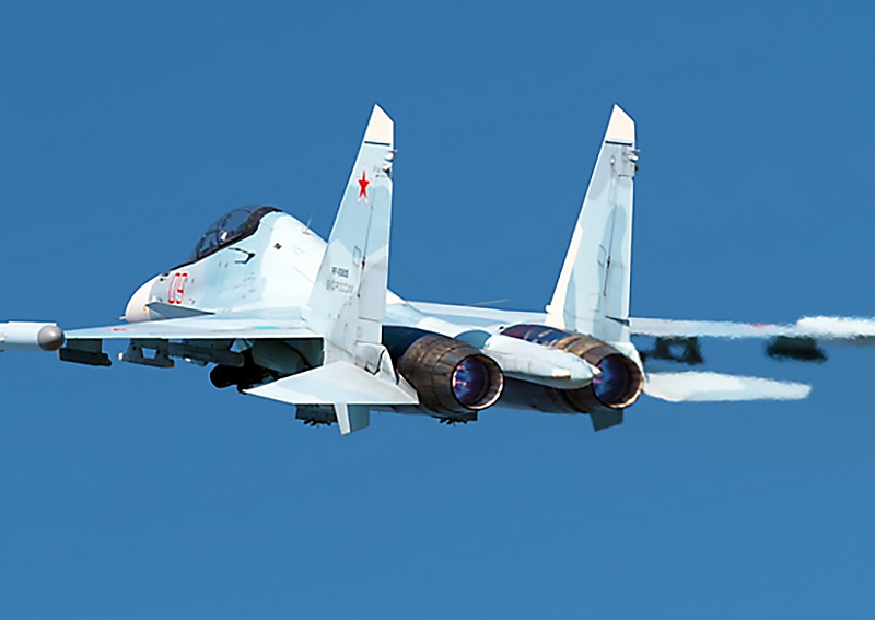 Учебно-тренировочные полёты дежурной смены на истребителях Су-30СМ выполнялись вдоль черноморского побережья.