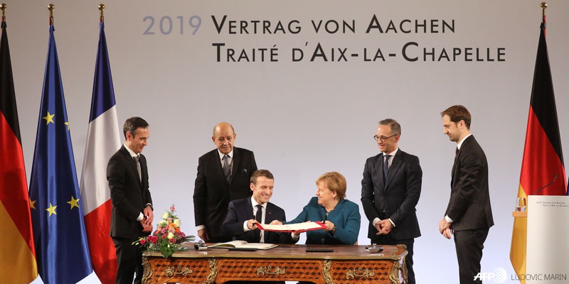 22 января 2019 года Эммануэль Макрон и Ангела Меркель подписали Ахенский договор, в котором обязались теснее взаимодействовать в вопросах обороны и безопасности.