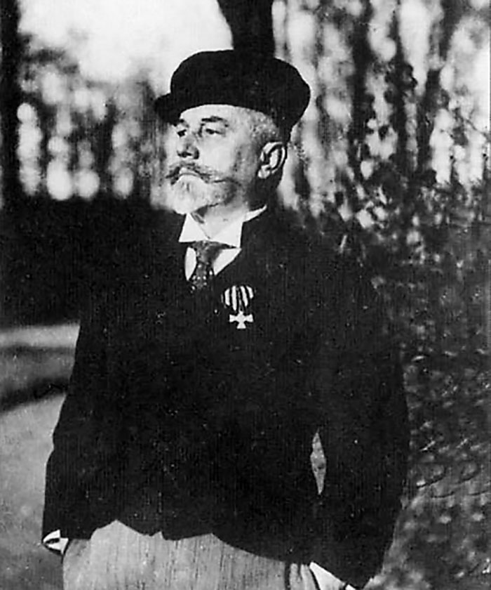 Степан Карлович Джевецкий родился 26 июля 1843 года в семье знатных польских дворян.