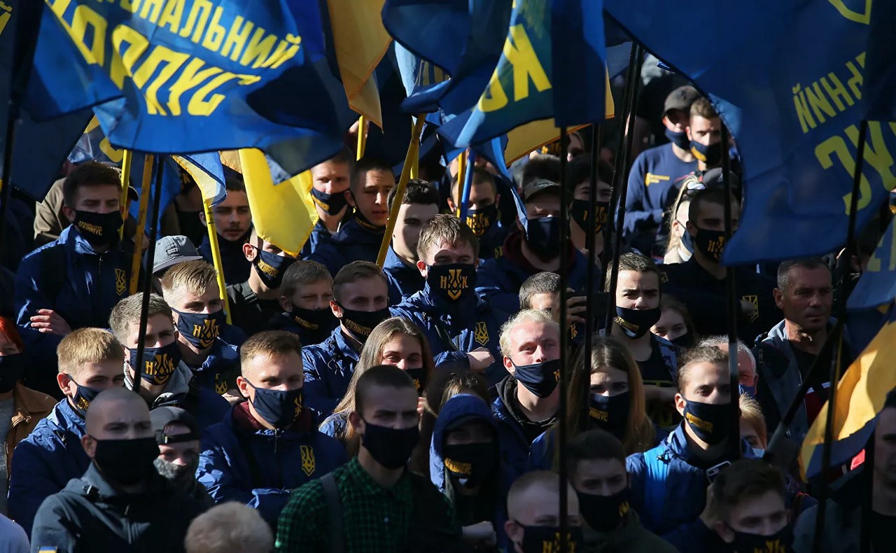 С трезубцем и факелом: страна романтического национализма