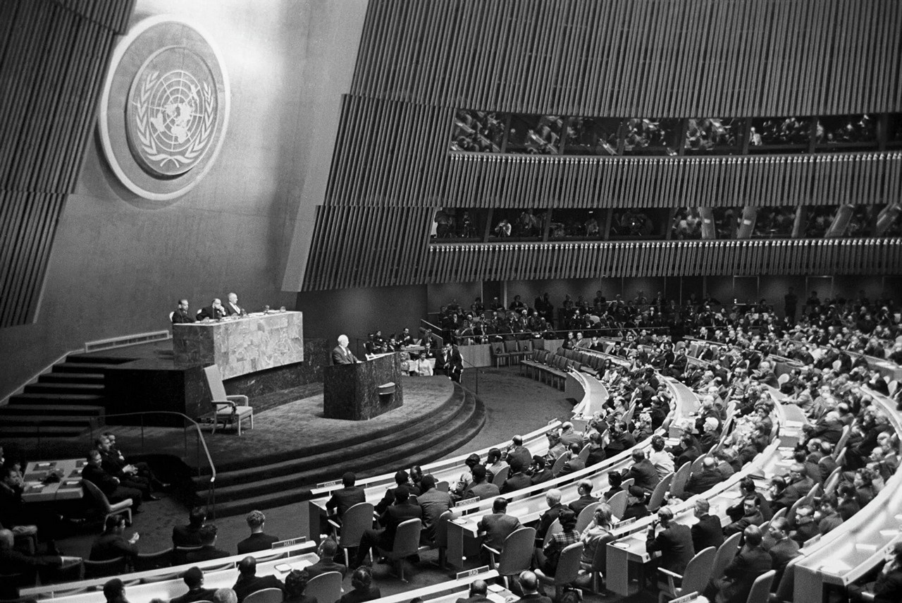 В сентябре 1959 года советская делегация на XIV сессии Генеральной Ассамблеи ООН предложила принять проект Декларации о всеобщем и полном разоружении всех государств.