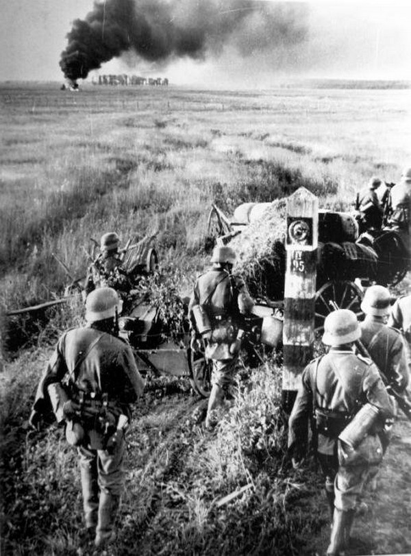 Войска вермахта пересекают государственную границу Советского Союза 22 июня 1941 года.