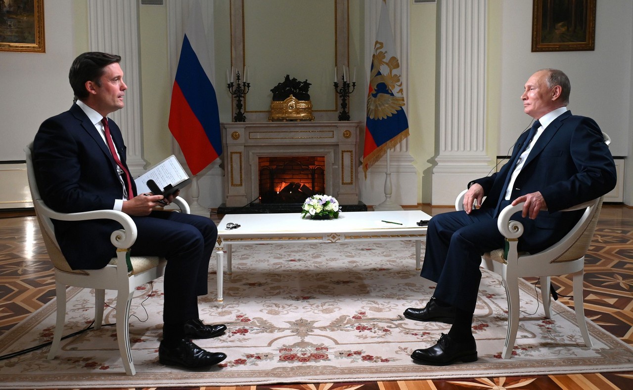 Владимир Путин во время интервью американской телекомпании NBC.