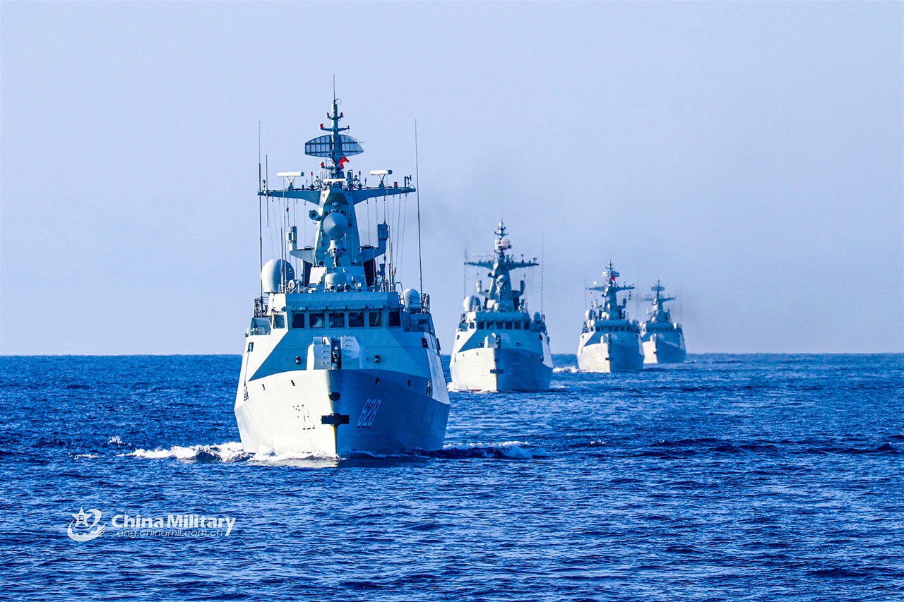 Китай расширяет своё военное присутствие в Атлантике, Средиземном море и Арктике, при этом углубляя оборонные связи с Россией.