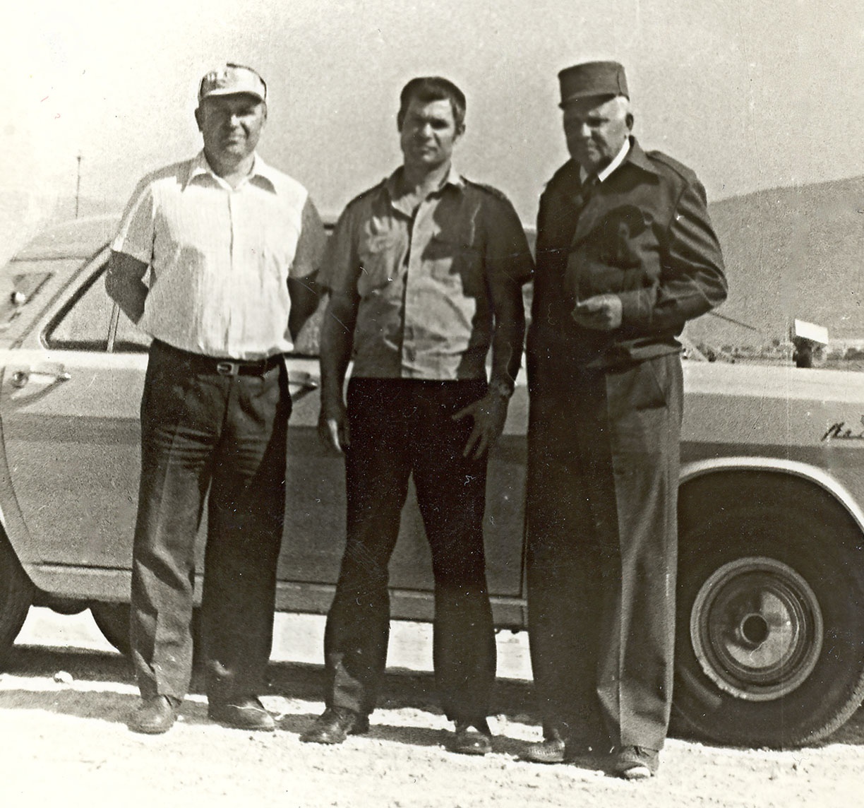 Полковник Александр Лазаренко (справа) в Афганистане.