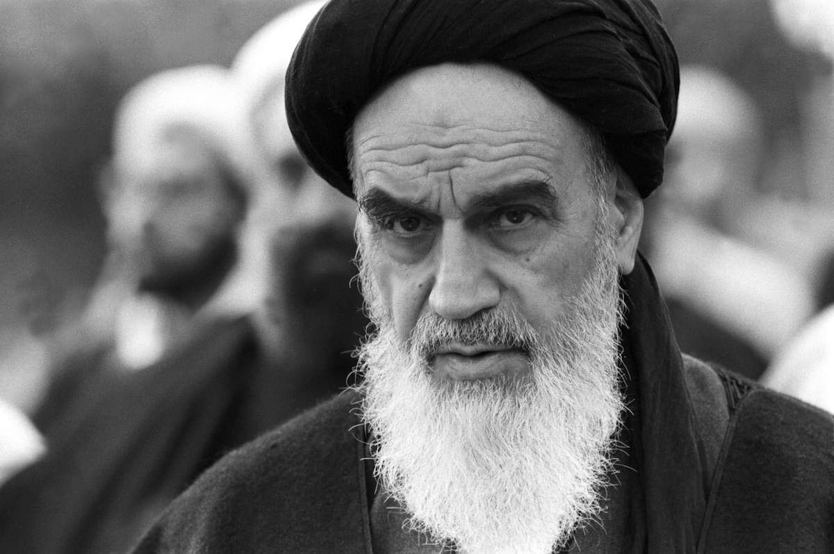 Новое руководство Ирана останется верным заветам отца Исламской революции аятоллы Хомейни и не будет стремиться к установлению дружеских связей с США.