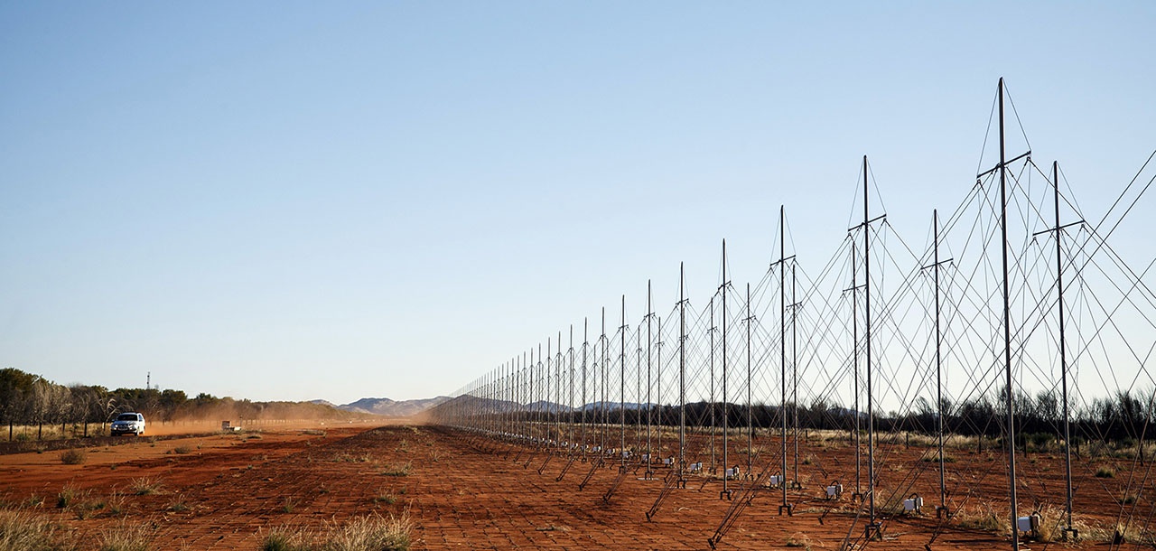 Австралия располагает собственной оперативной радиолокационной сетью Джиндали (Jindalee Operational Radar Network).