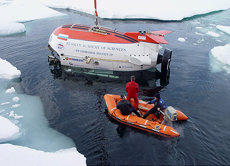 Спуск обитаемых аппаратов «Мир» в точке Северного полюса широко освещался в отечественных и зарубежных СМИ.