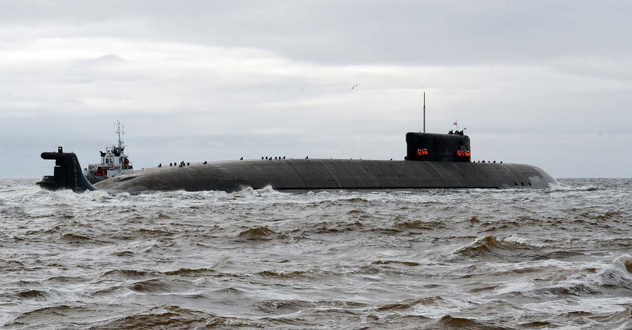 Атомная подводная лодка специального назначения К-329 «Белгород» на ходовых испытаниях.