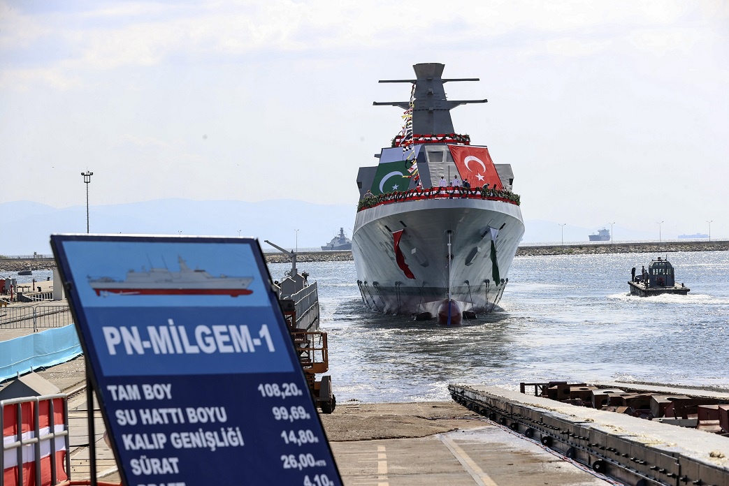 Спуск на воду строящегося на турецкой военно-морской верфи в Стамбуле (Istanbul Naval Shipyard) для ВМС Пакистана первого корвета с бортовым номером F 280 турецкого проекта MILGEM (типа Ada).