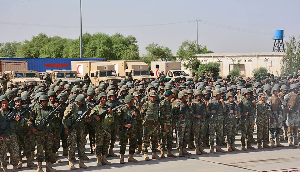 Афганская армия, подготовленная американскими военными инструкторами, не выдержала даже недельного натиска талибов** и разбежалась.