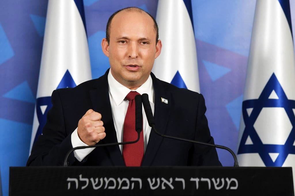 Премьер-министр Израиля Нафтали Беннет выразил сожаление в связи с «постыдным решением» польской стороны.