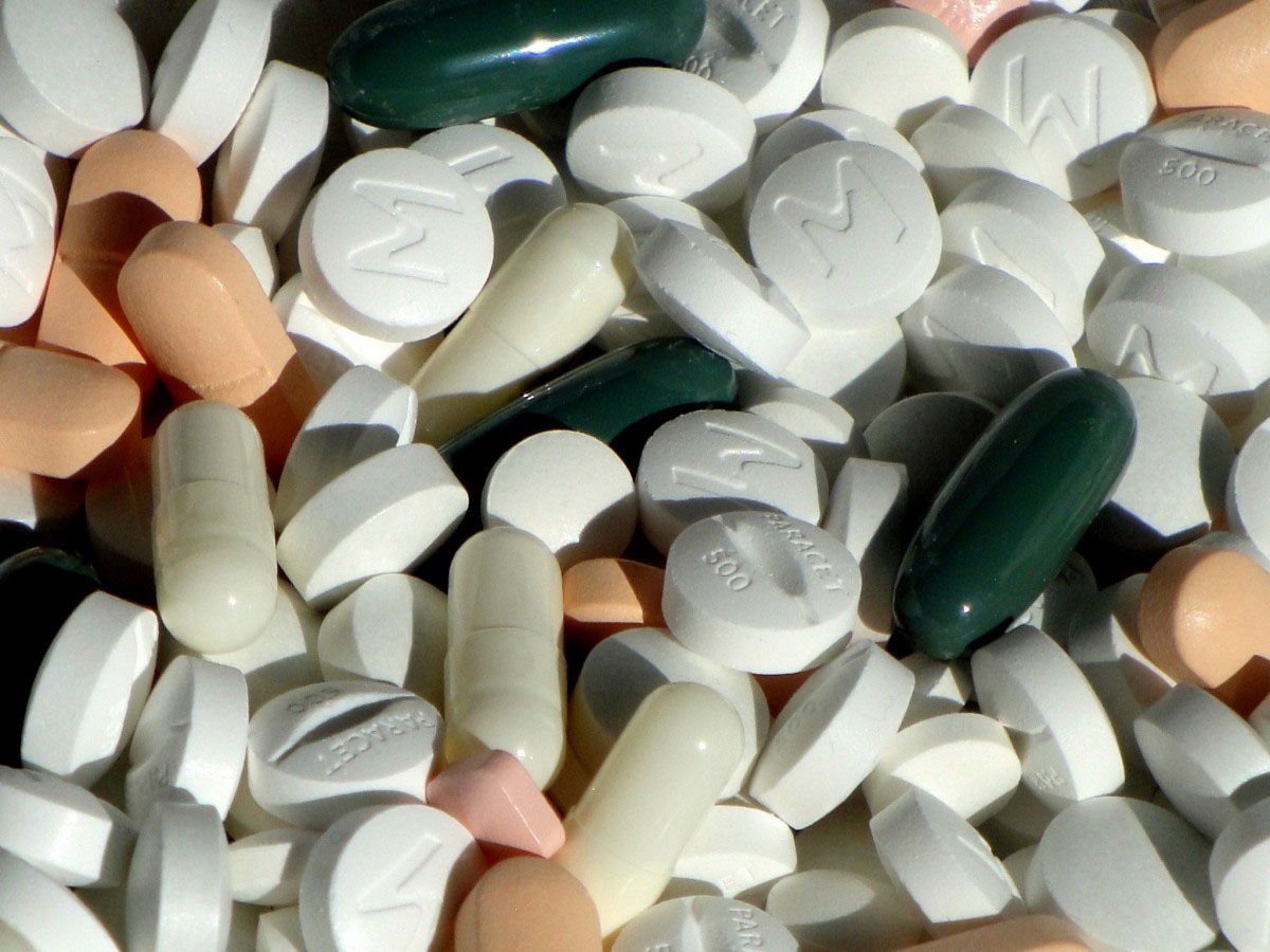 Американцы покупают более 50% производимых в мире лекарственных препаратов.