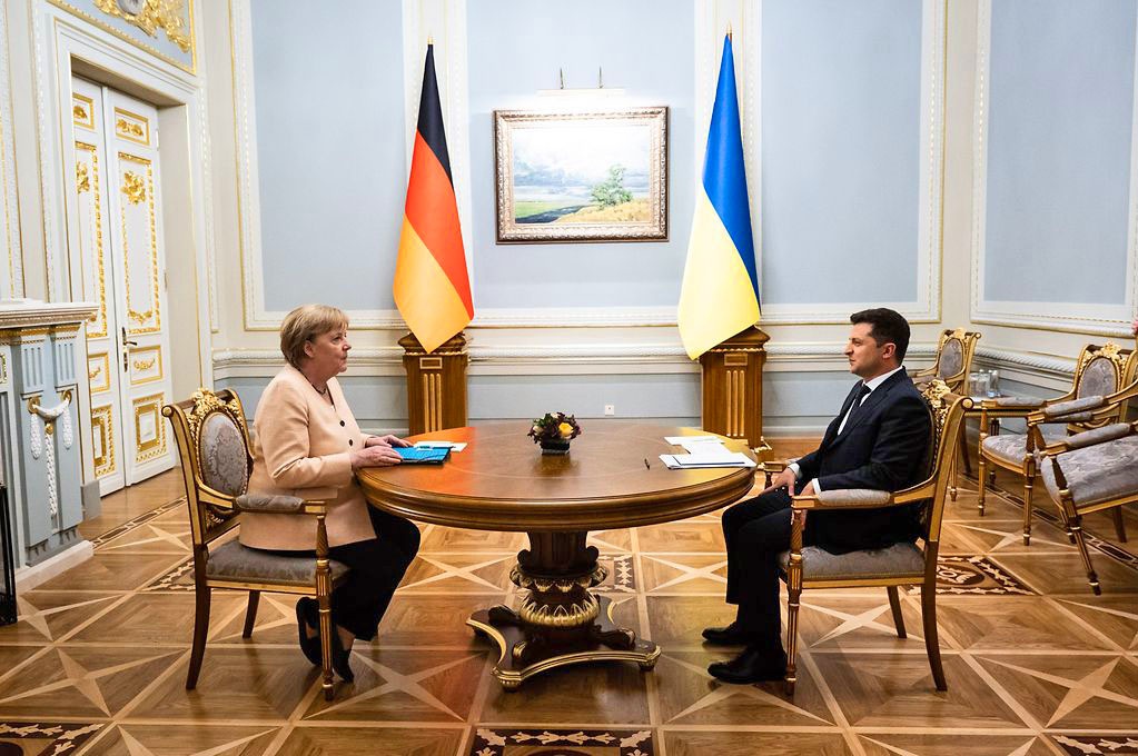 Личная встреча Меркель с Зеленским длилась всего около часа.