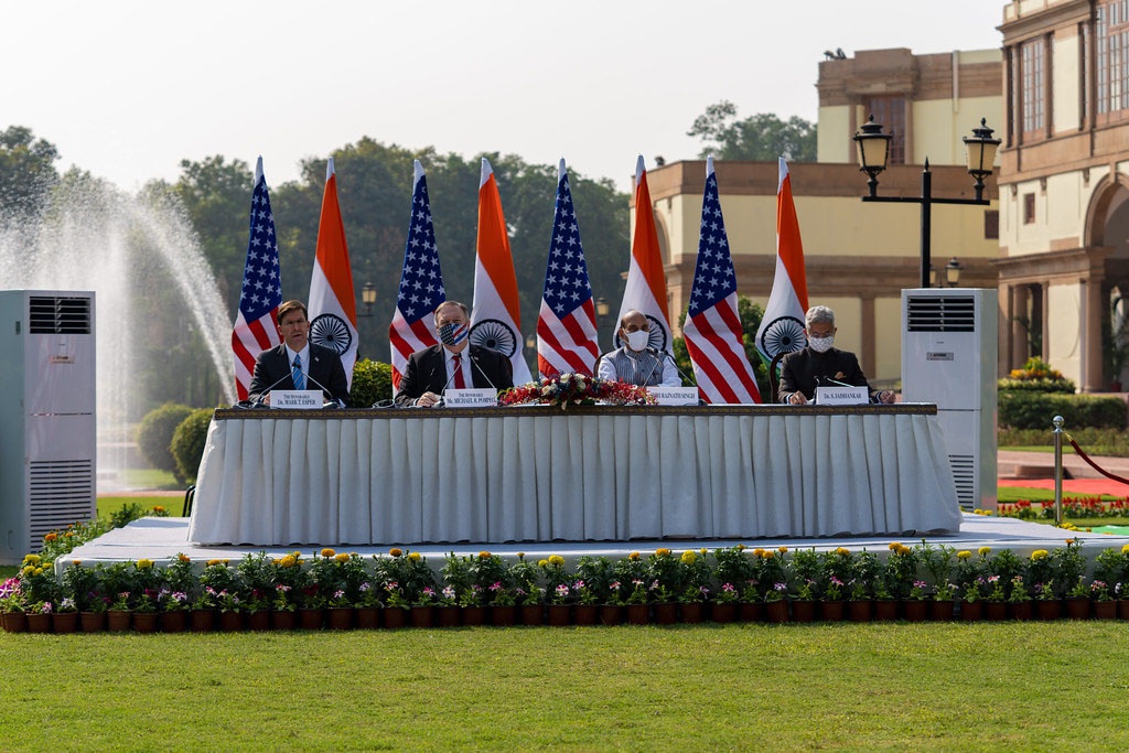 Высшие должностные лица министерства обороны и иностранных дел США и Индии в октябре 2020 года подписали соглашение об обмене разведданными.