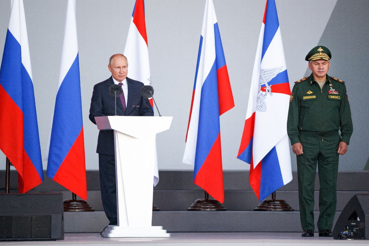 Верховный Главнокомандующий Вооружёнными силами России Владимир Путин на открытии форума.