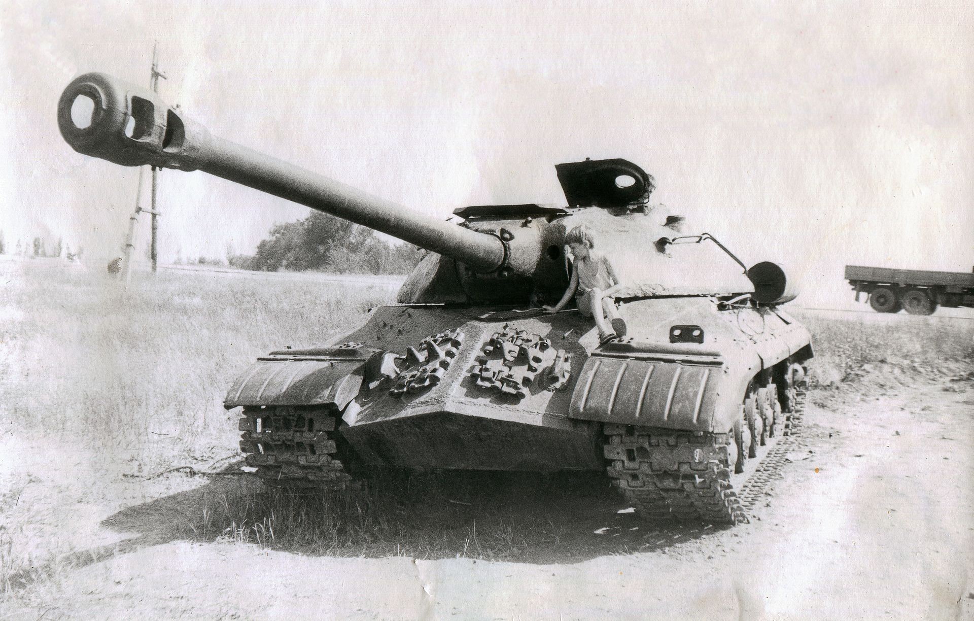 Танк ИС-3 находился в серийном производстве до середины 1946 года.