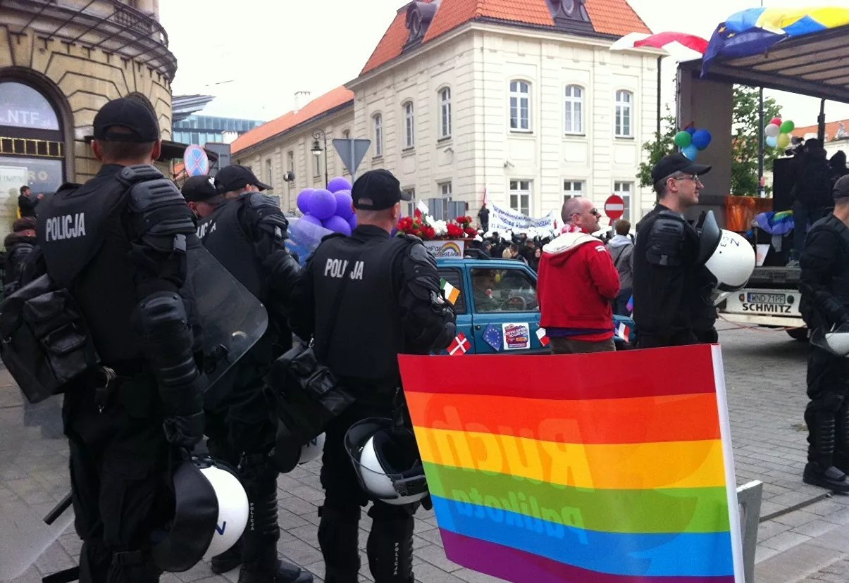 Десятки небольших городов Польши некоторое время назад объявили себя зоной, «свободной от идеологии ЛГБТ».