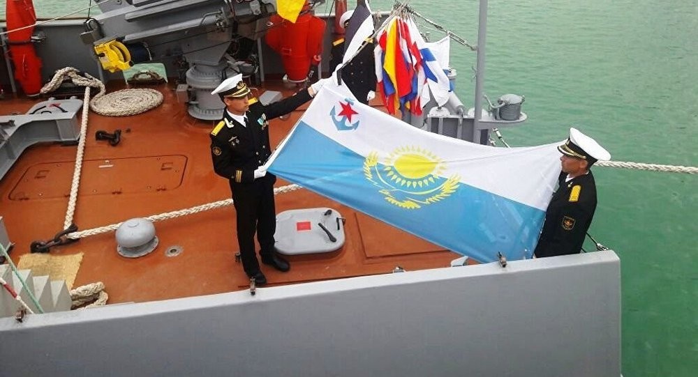 В составе ВМС находится также один рейдовый тральщик российской постройки «Алатау» (пр. 10750).