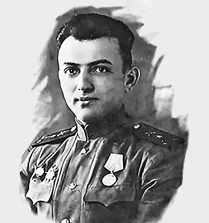 Старший лейтенант Александр Кемурджиан в 1945 году.